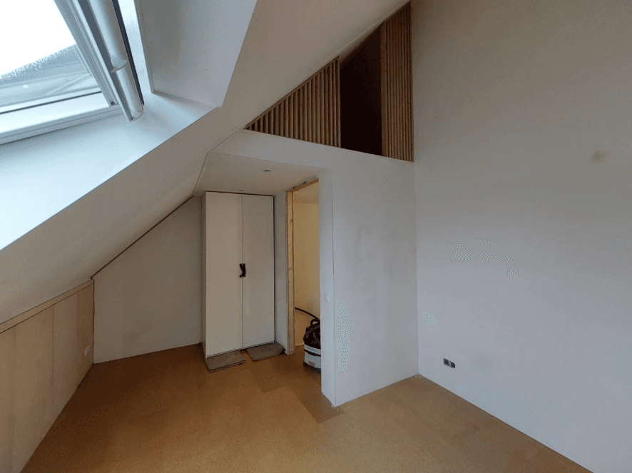 Vliering en kastenwand